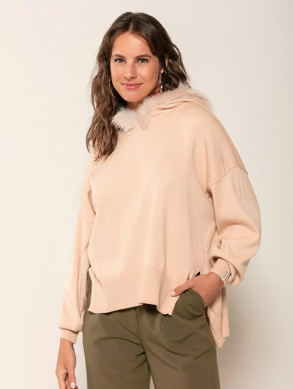 BLUSA MULLET COM CAPUZ EM PELE FAKE E MANGAS DE CAVA POSTA BIAMAR