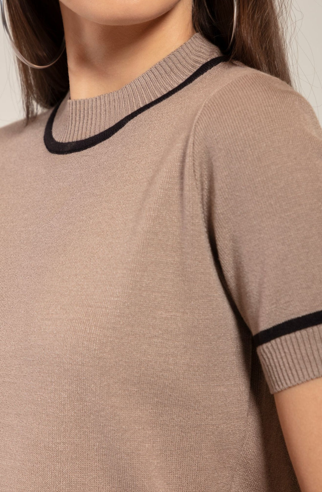 T shirt com detalhe retilíneo e fenda na barra Biamar