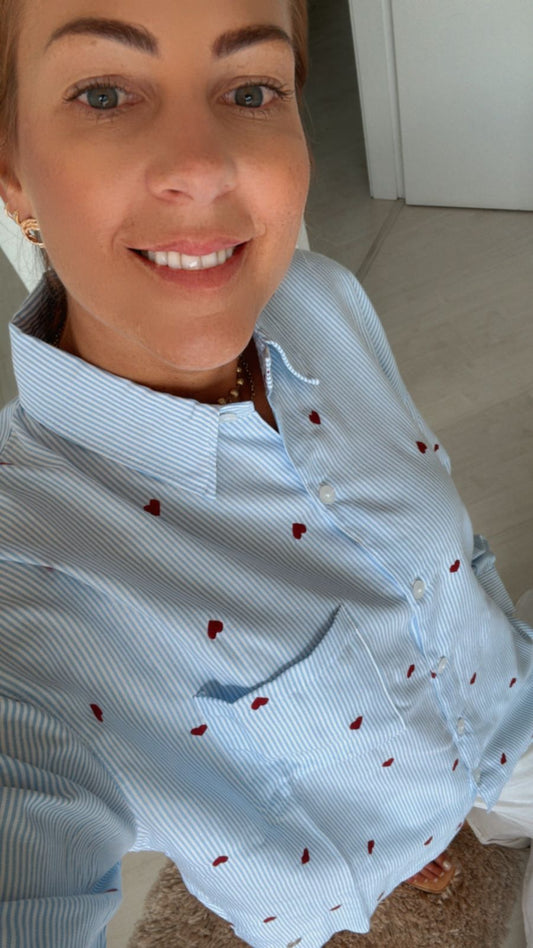 CAMISA EM ALGODÃO BORDADO MINI CORAÇÃO BIAMAR