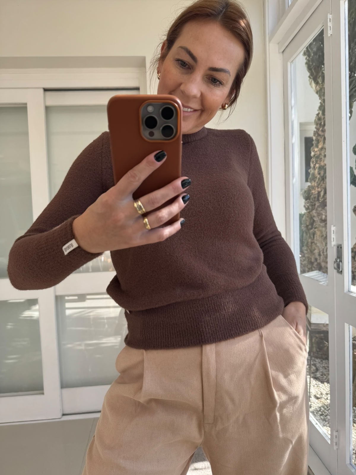 Blusa com barra e decote redondo em fio pluma 11365