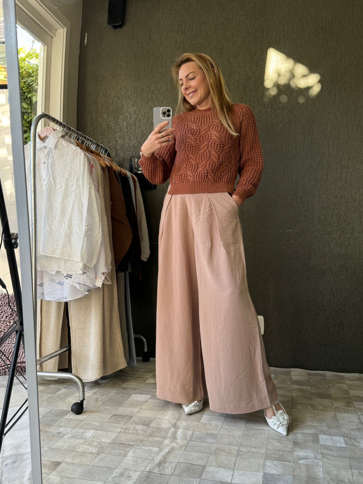 CALÇA PANTALONA COM PREGAS E BOLSOS FACA BIAMAR 12045
