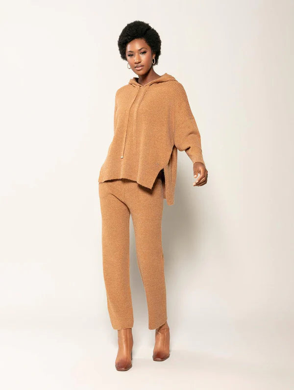 BLUSA OVERSIZED MULLET COM CAPUZ E MANGAS DE CAVA QUADRADA BIAMAR