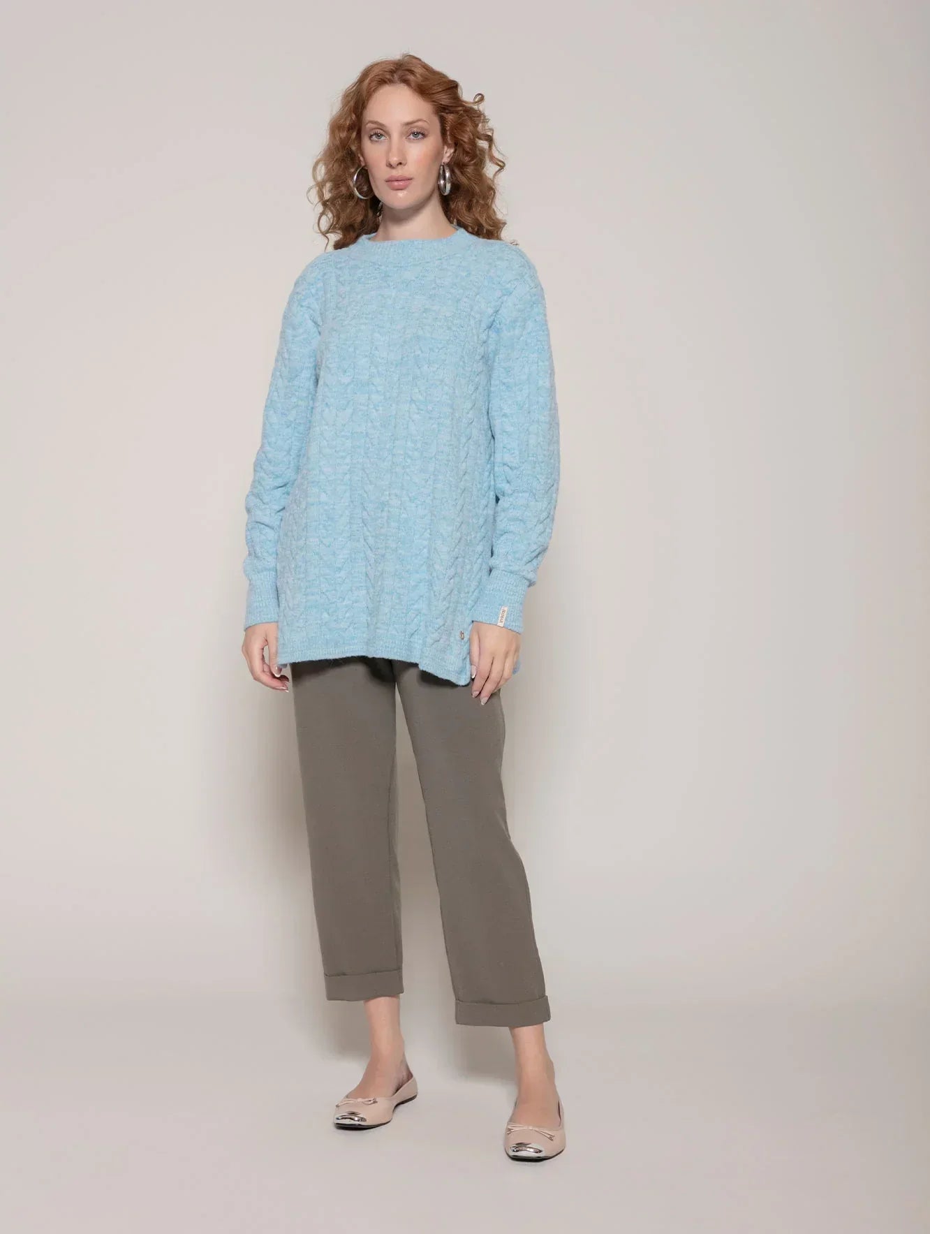 Blusa Biamar em Fio Pluma - alongada com fenda nas laterais.