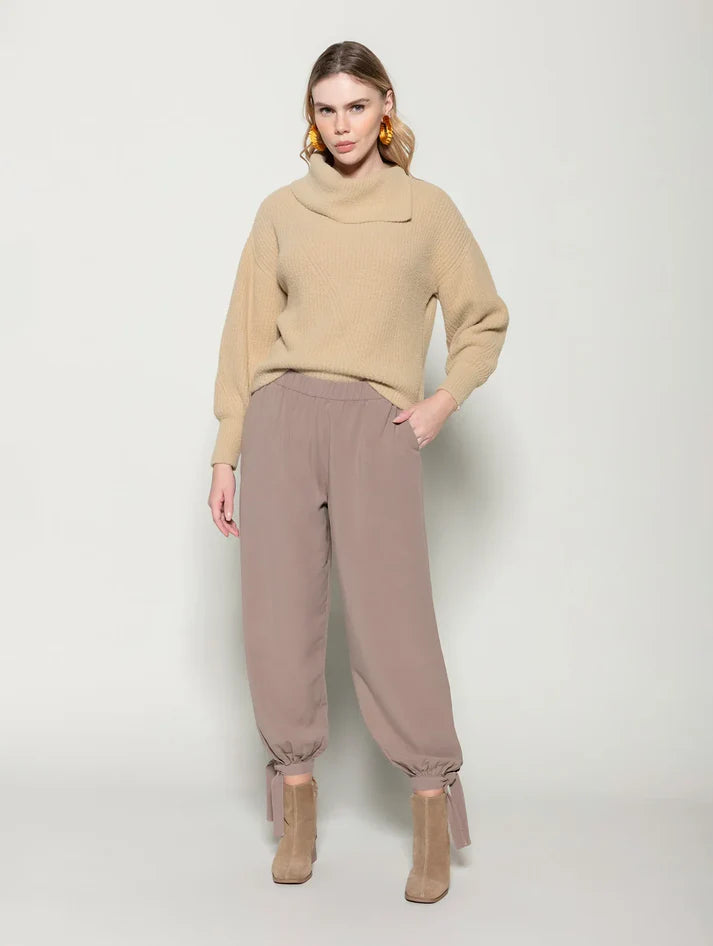 Calça Aladim com amarração e bolsos laterais Biamar 12234