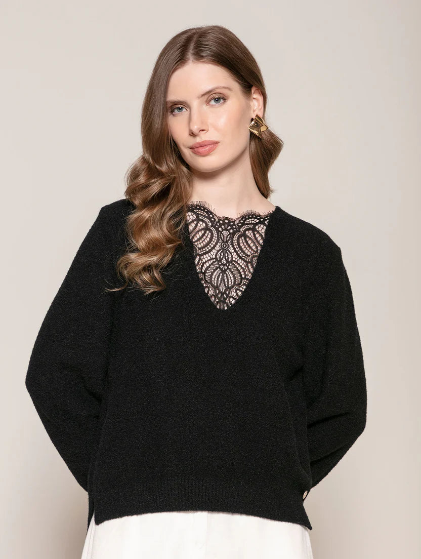 Blusa em fio pluma exclusivo Biamar com detalhe em renda 12503