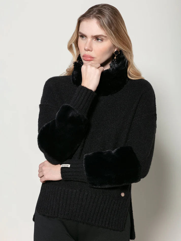 BLUSA COM PELE NO PUNHO E NA GOLA (REMOVÍVEL) FENDA LATERAL