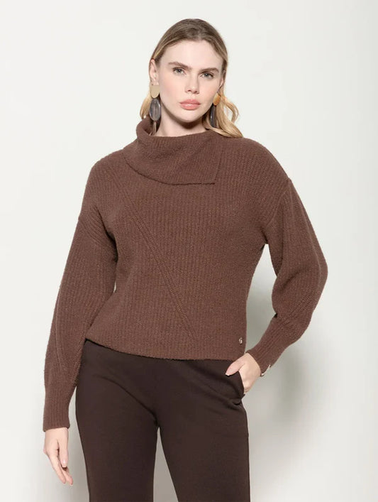 Blusa canelada em fio pluma com gola assimétrica Biamar 11999