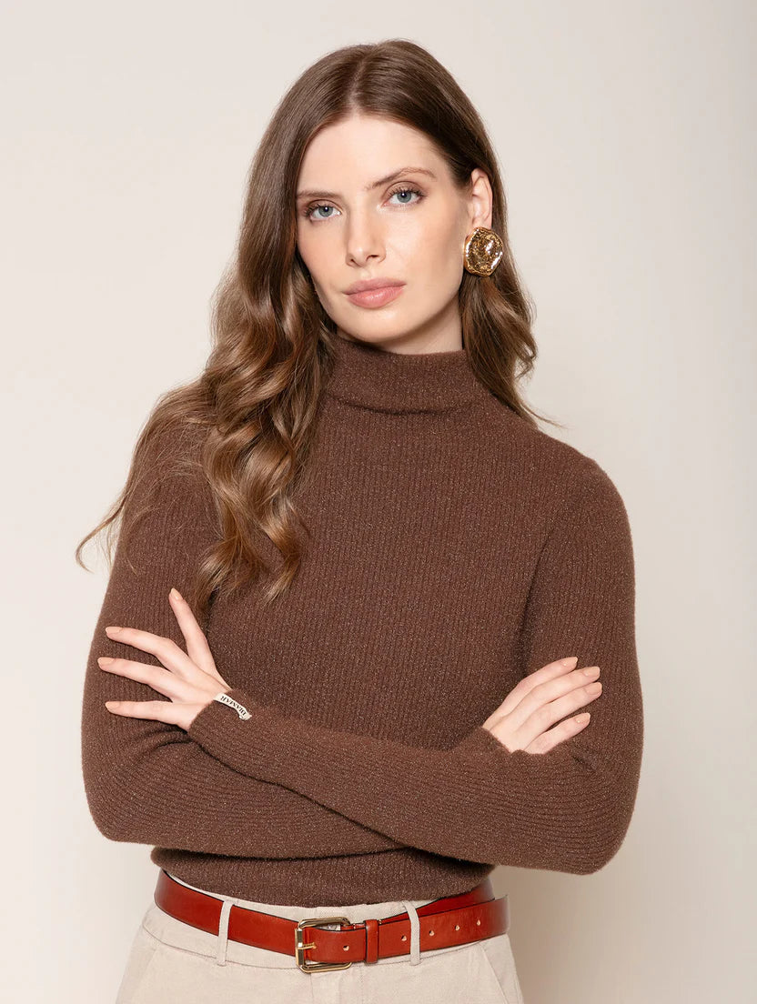 Blusa canelada de gola alta em fio pluma Biamar 12496