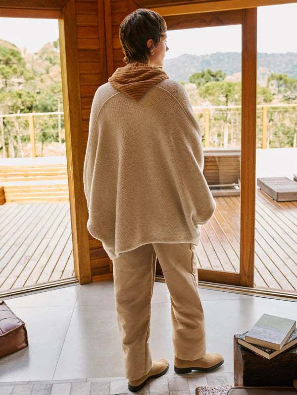 CAPA COM LAPELA ALONGADA E SEM FECHAMENTO BIAMAR