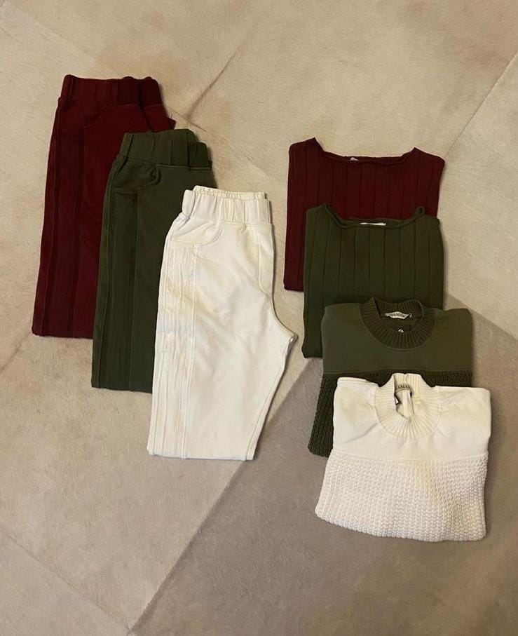 CALÇA BIAMAR DE MOLETOM COM DETALHE EM SARJA