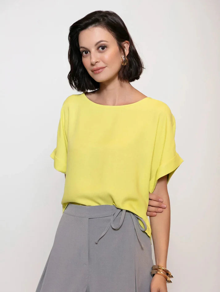 BLUSA DE GOLA REDONDA COM BOTÕES E MANGA CURTA DOBRADA BIAMAR 12038