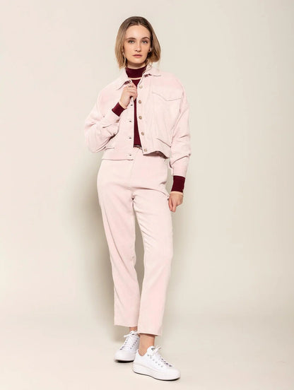 CASACO DE VELUDO CROPPED COM BOLSOS LATERAIS BIAMAR