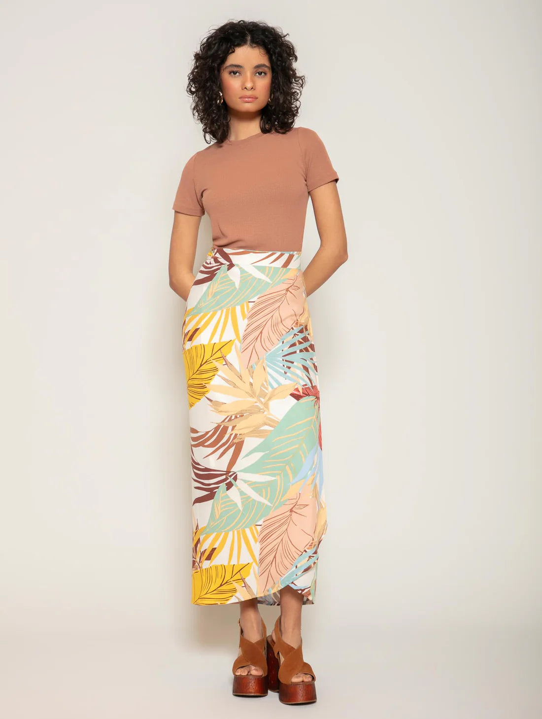 BLUSA CANELADA COM DECOTE REDONDO E MANGAS CURTAS BIAMAR 12070