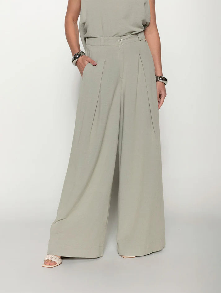 CALÇA PANTALONA COM PREGAS E BOLSOS FACA BIAMAR 12045