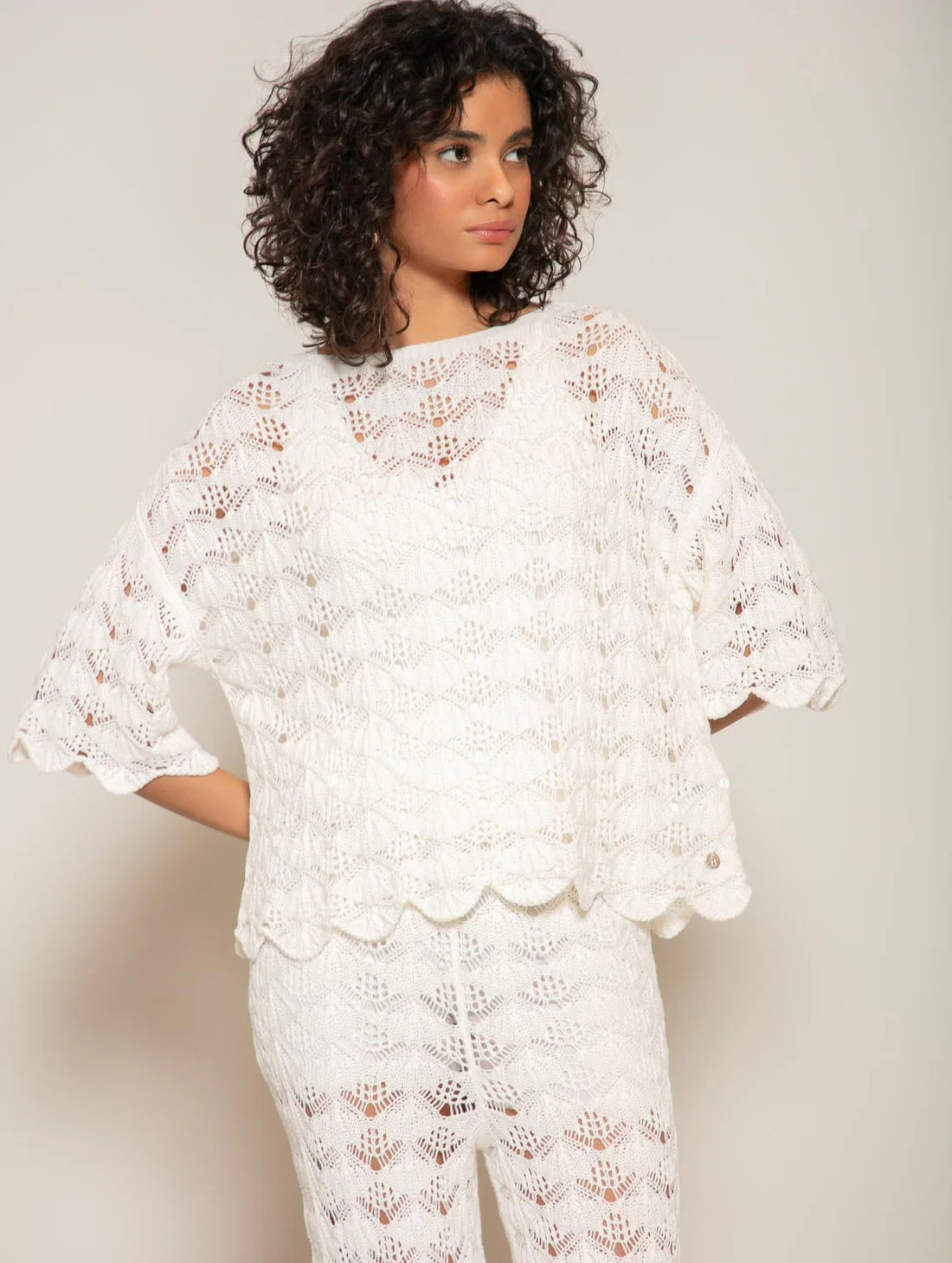 BLUSA EM ALGODÃO COM TRAMA VAZADA E DECOTE CANOA BIAMAR 11972