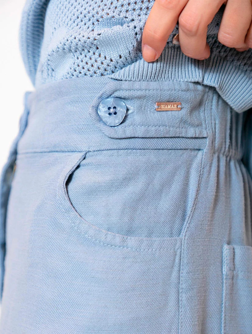 CALÇA RETA COM BOLSOS E BOTÕES BIAMAR