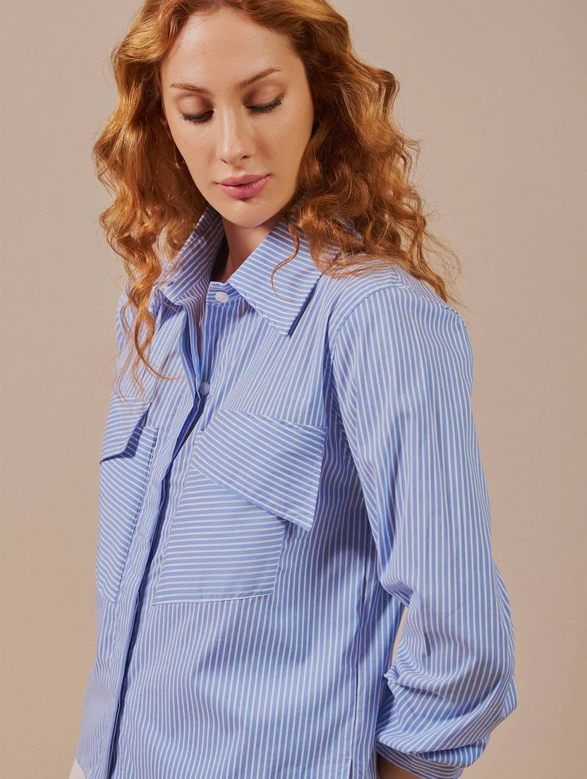 Camisa com bolsos assimétricos e padronagem em listras Biamar 12314