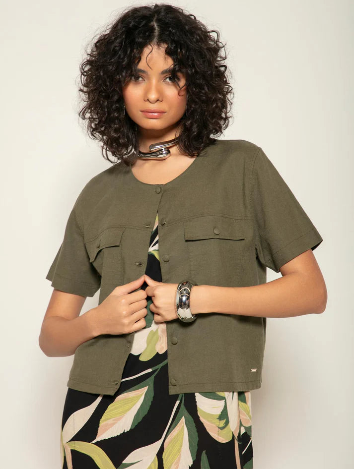 BLUSA MANGA CURTA EM VISCOLINHO COM BOTÕES FORRADOS BIAMAR 12076