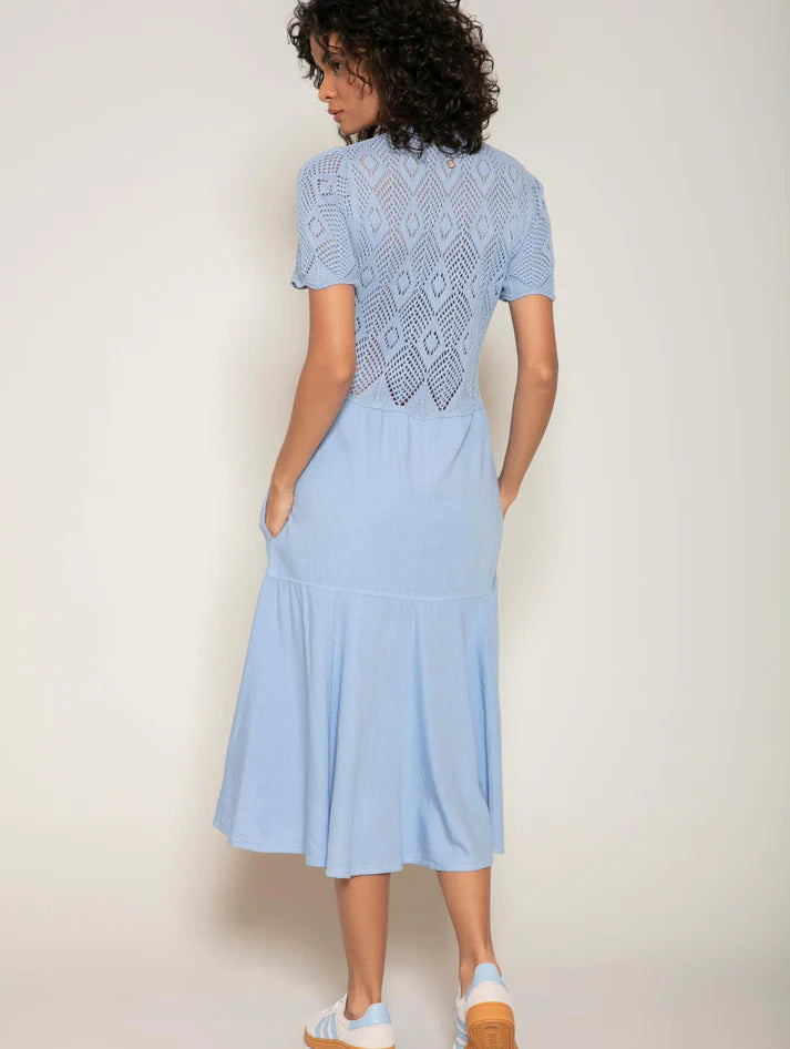 VESTIDO MIDI EVASÊ COM TRAMA VAZADA E BOLSOS BIAMAR 11973