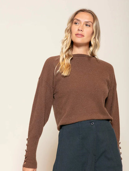 Blusa em fio pluma exclusivo com detalhe em botões forrados Biamar 12480