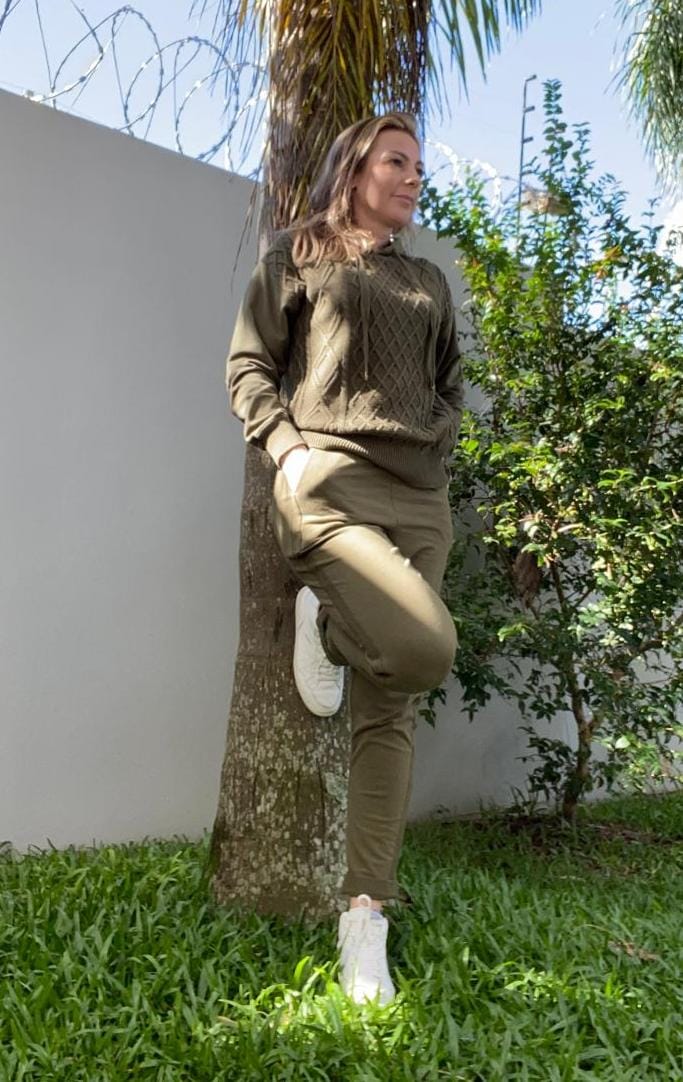 CALÇA BIAMAR DE MOLETOM COM DETALHE EM SARJA
