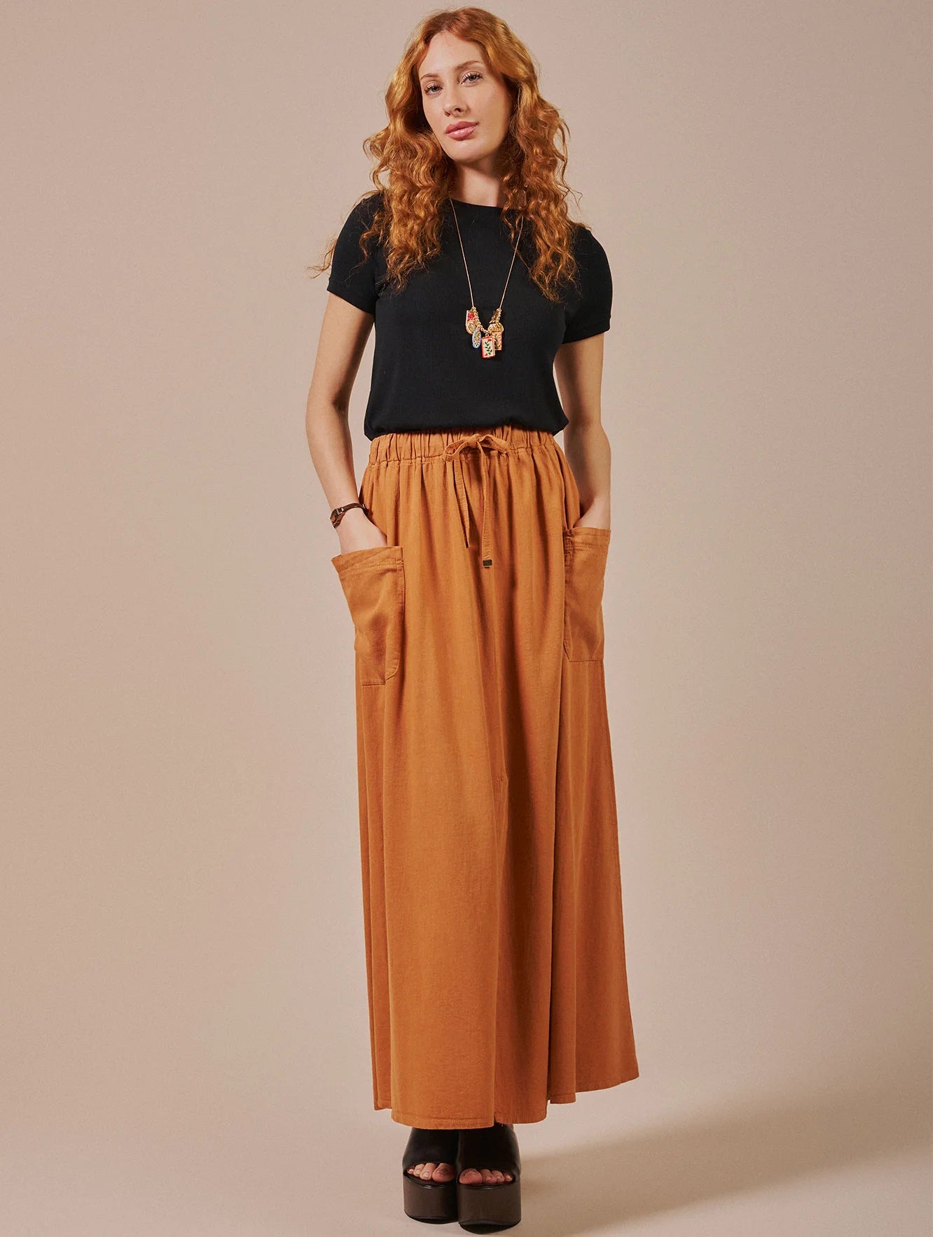 Saia midi com bolsos e cordão Biamar 12288