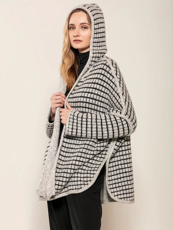 CASACO OVERSIZED REVERSÍVEL COM CAPUZ E SEM FECHAMENTO FRONTAL BIAMAR