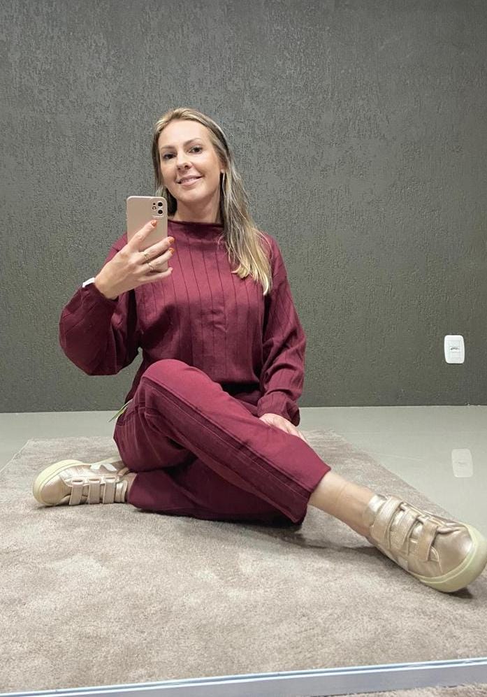 CALÇA BIAMAR DE MOLETOM COM DETALHE EM SARJA