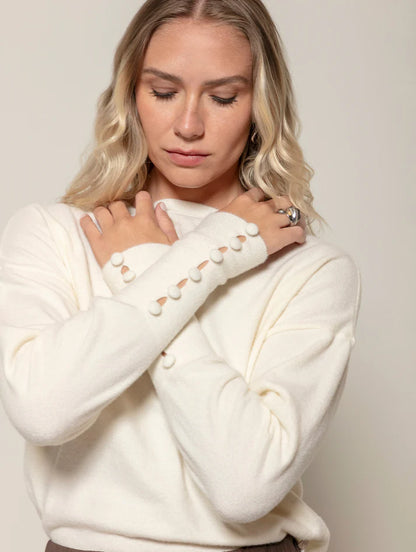 Blusa em fio pluma exclusivo com detalhe em botões forrados Biamar 12480