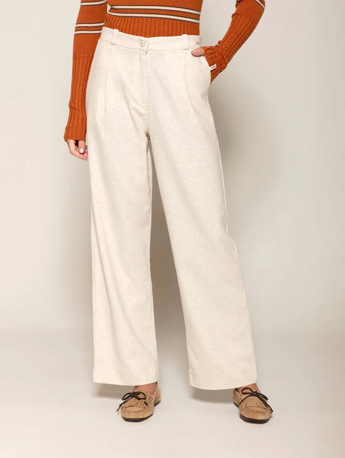 Calça reta com pregas e bolso faca Biamar 12237