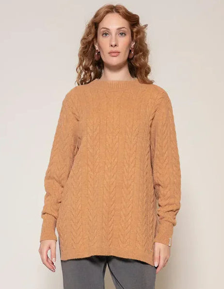 Blusa Biamar em Fio Pluma - alongada com fenda nas laterais.