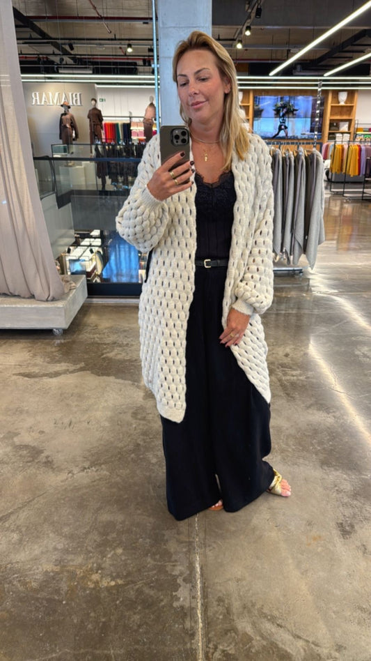 Casaco alongado em ponto vazado com detalhe de laço Biamar 12380