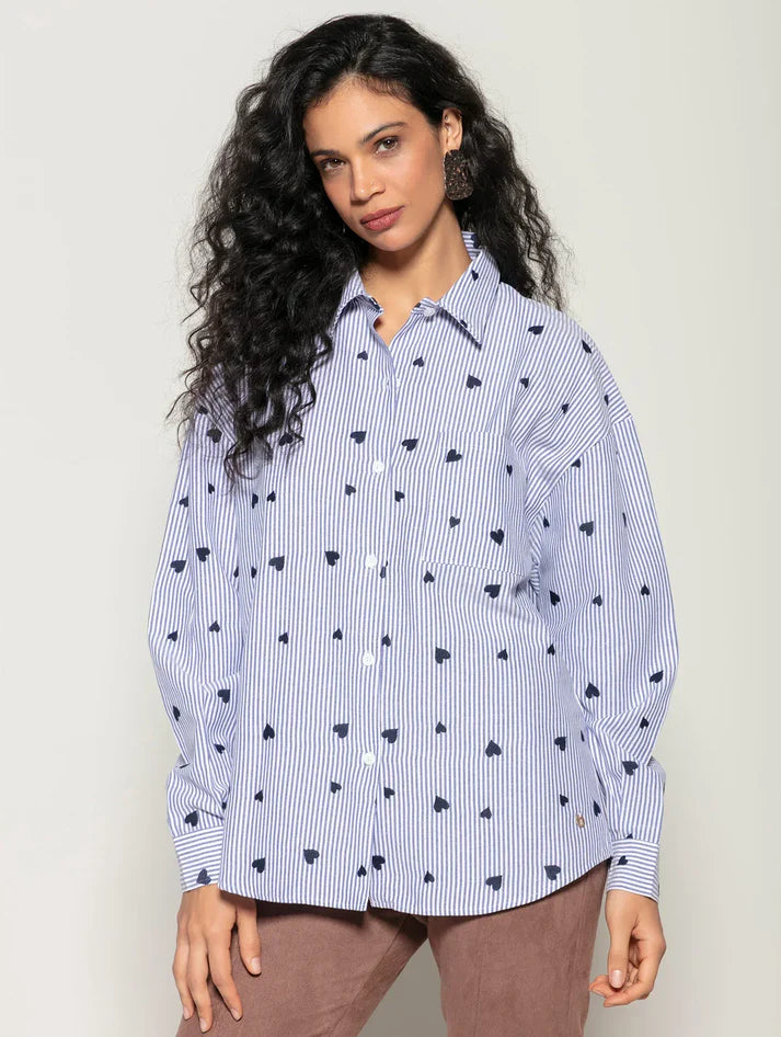 CAMISA EM ALGODÃO BORDADO MINI CORAÇÃO BIAMAR