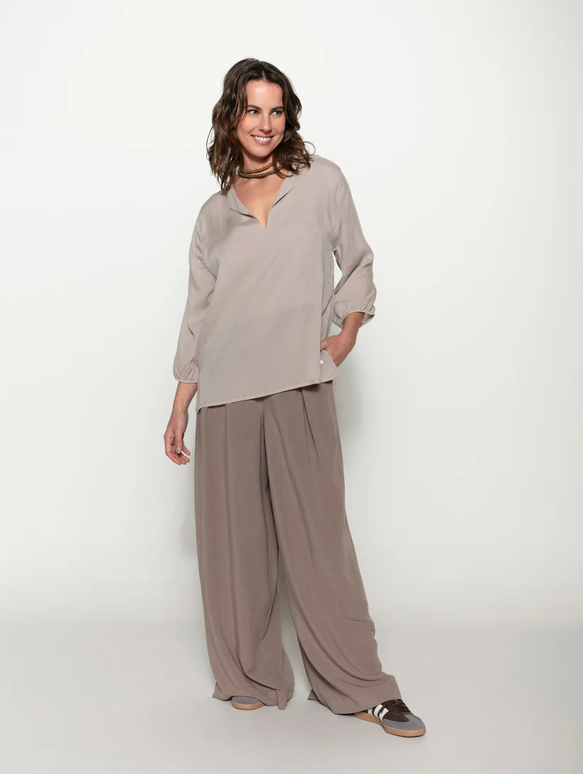 CALÇA PANTALONA COM PREGAS E BOLSOS FACA BIAMAR 12045