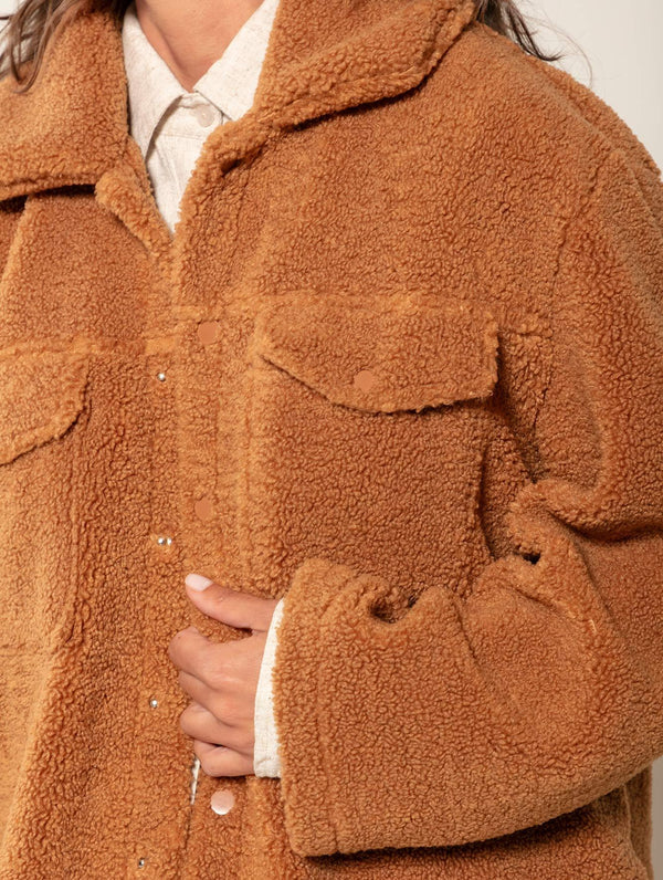 CASACO OVERSIZED COM FECHAMENTO FRONTAL EM BOTÕES, BOLSOS E MANGAS DE CAVA POSTA BIAMAR