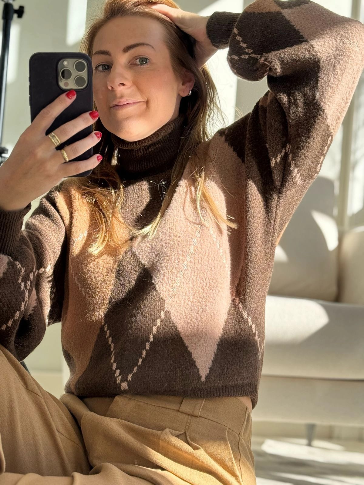 BLUSA BIAMAR GOLA ALTA EM ESTAMPA GEOMETRICA