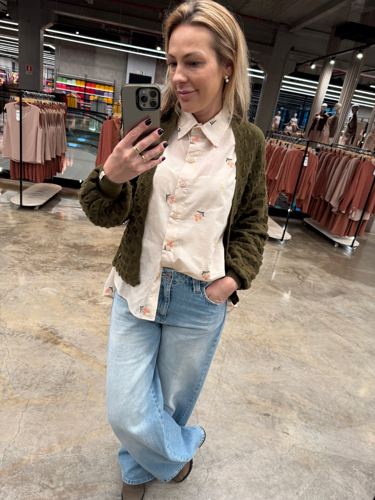 Camisa bordada com fenda lateral Biamar 12609