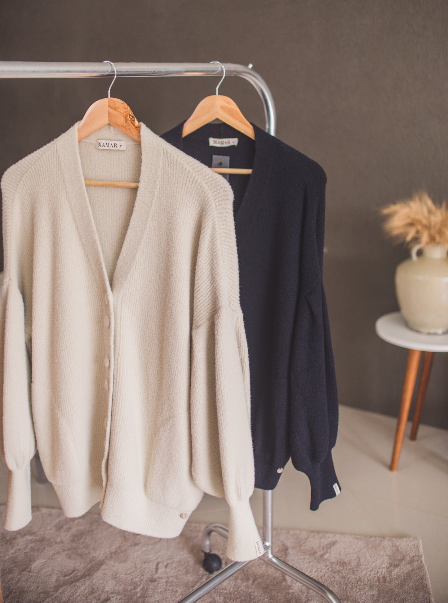 CASACO BIAMAR OVERSIZED EM FIO PLUMA