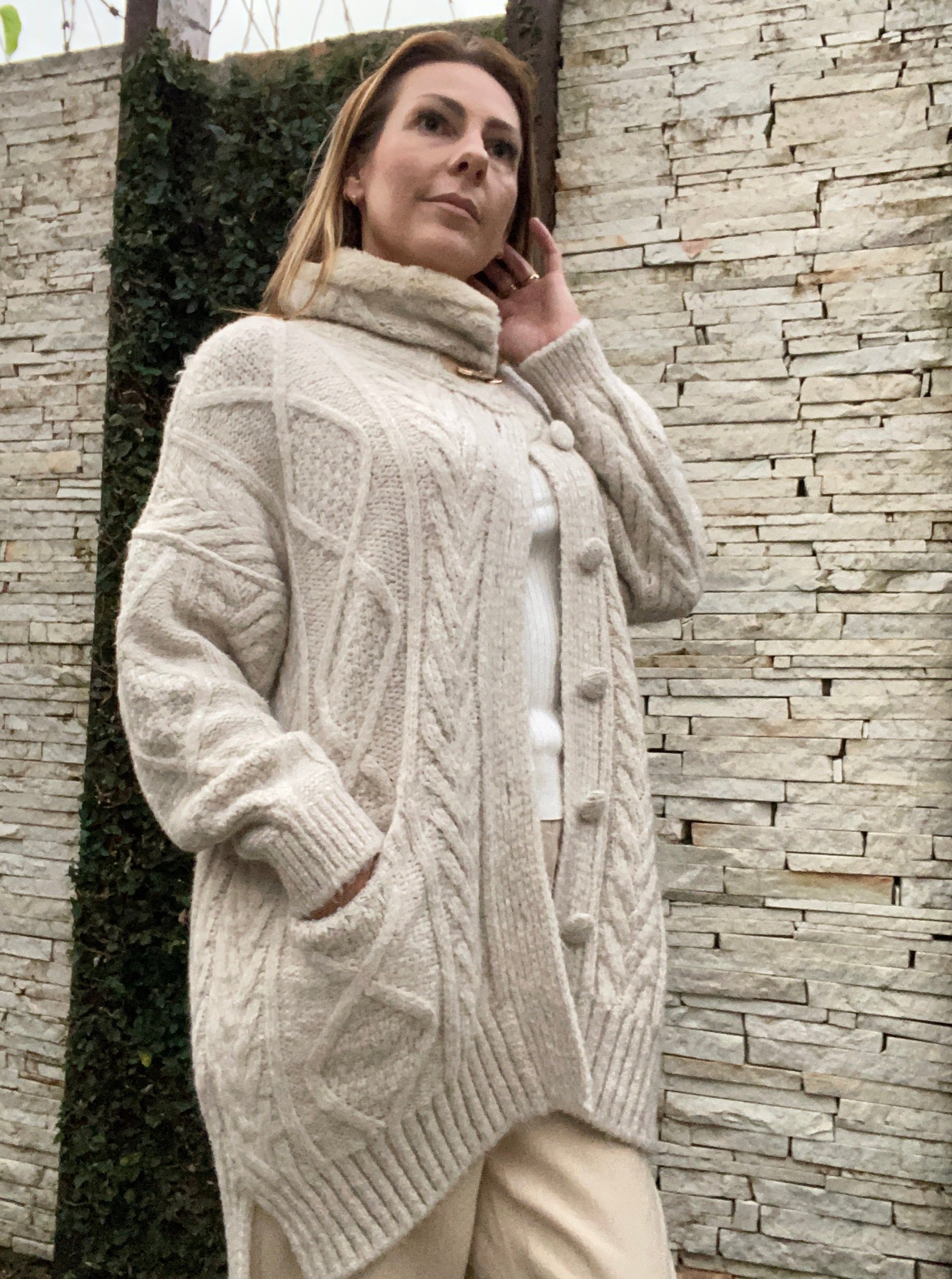 CASACO BIAMAR ALONGADO E OVERSIZED DETALHE GOLA