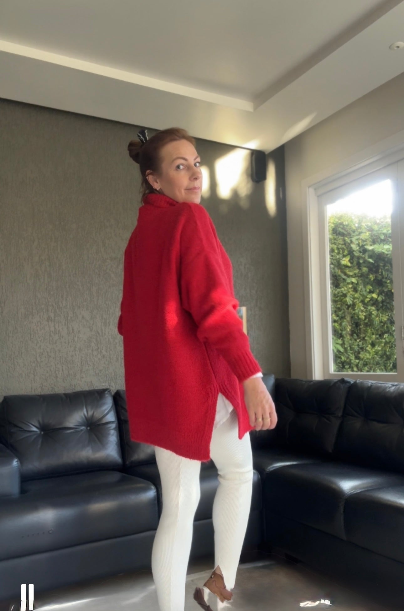 BLUSÃO BIAMAR OVERSIZED COM ZIPER NA GOLA E FENDA NA LATERAL