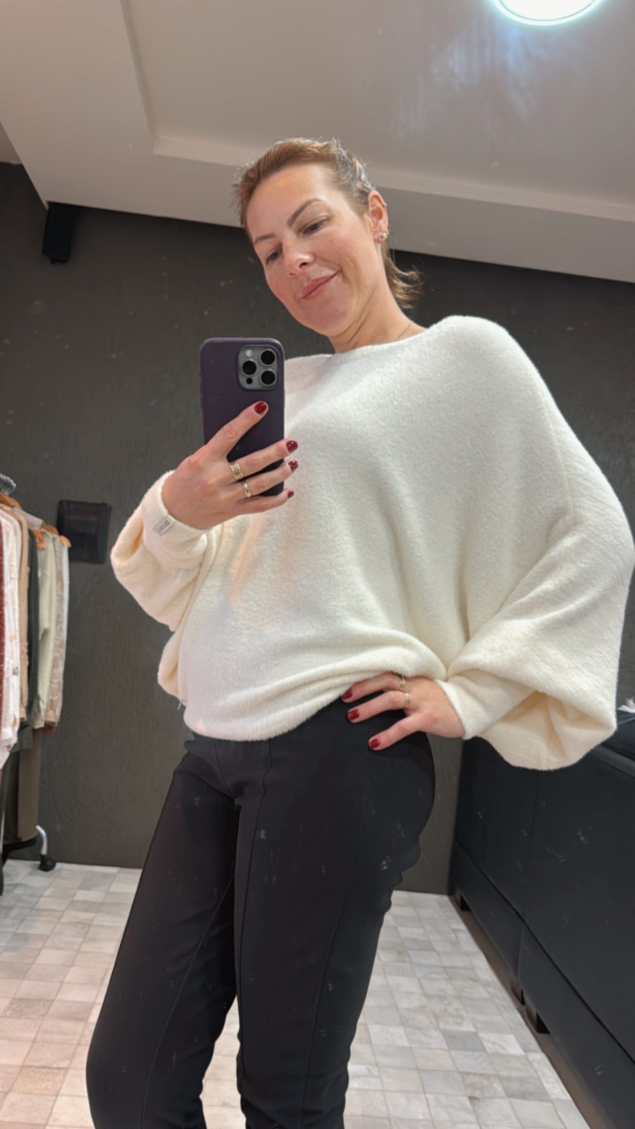 BLUSA EM FIO PLUMA GOLA CARECA E MANGA MORCEGO BIAMAR