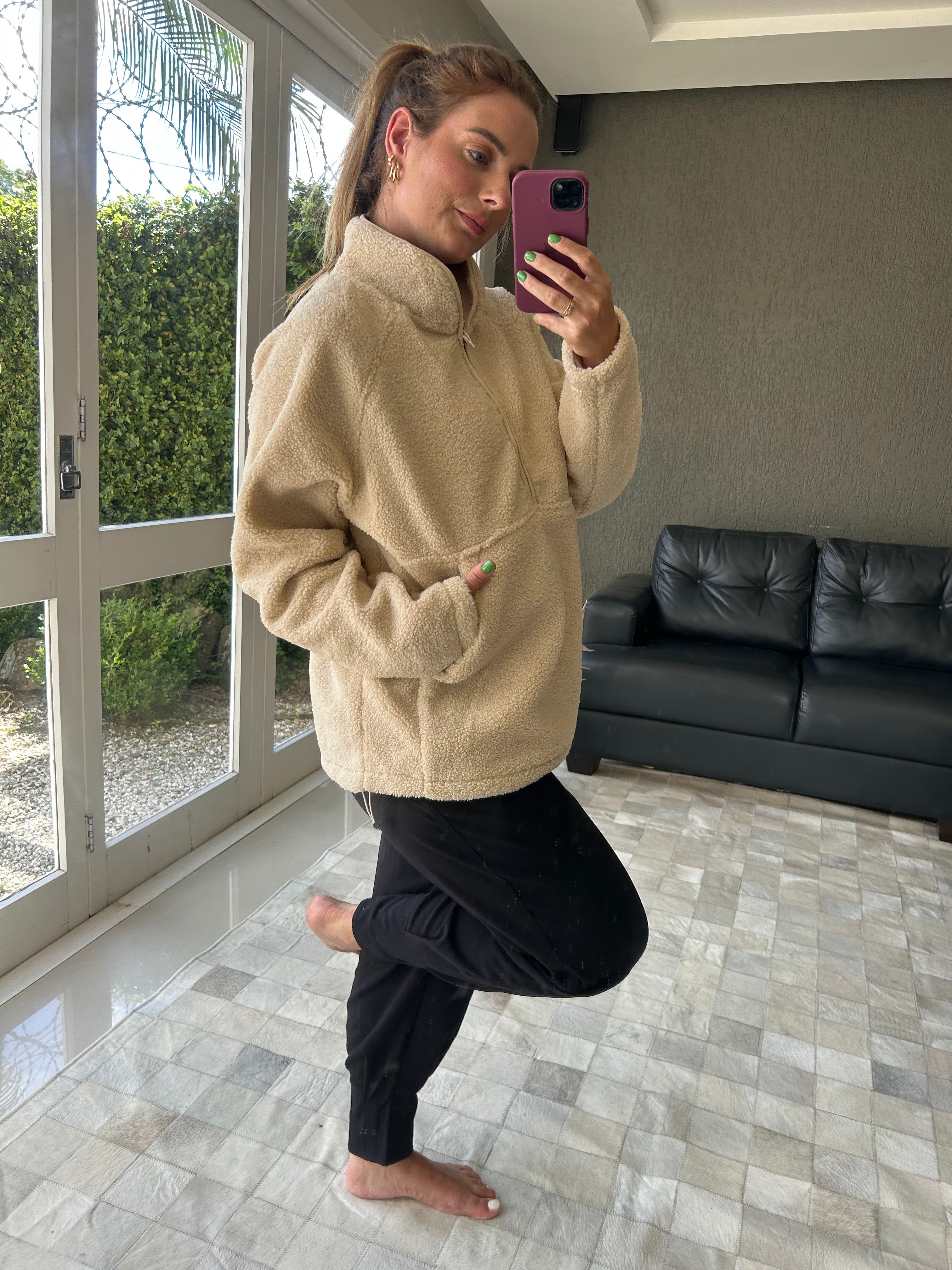 Blusa Canguru em pele fake Biamar