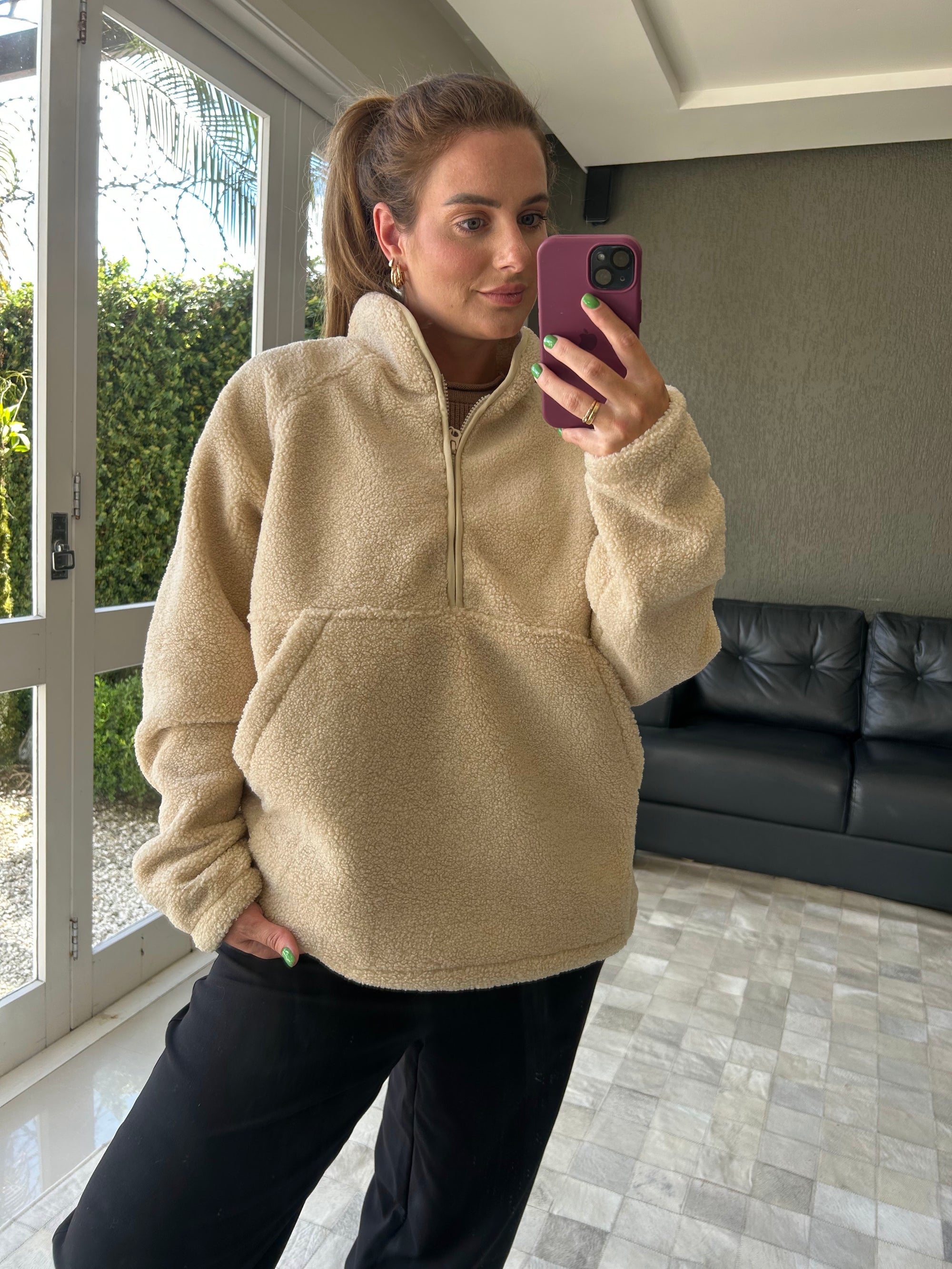 Blusa Canguru em pele fake Biamar