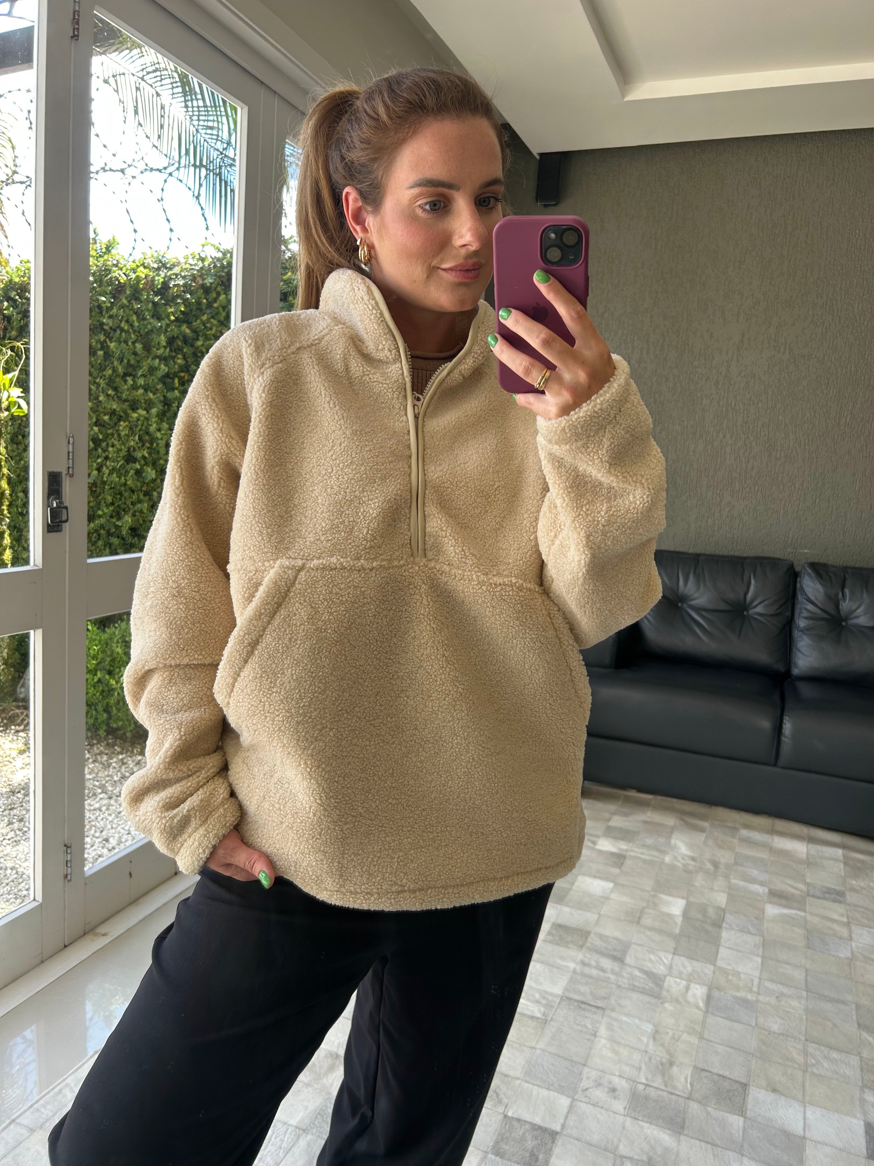 Blusa Canguru em pele fake Biamar