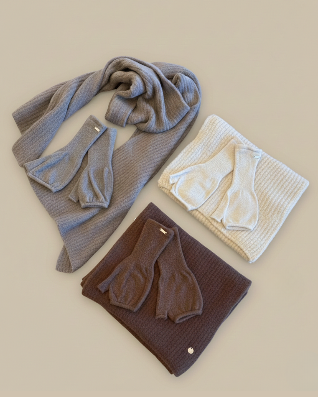 CONJUNTO MANTA E LUVA FIO PLUMA BIAMAR