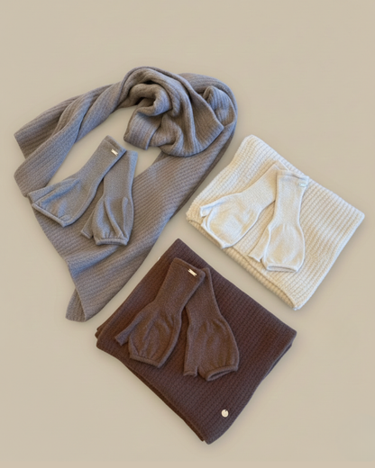 CONJUNTO MANTA E LUVA FIO PLUMA BIAMAR
