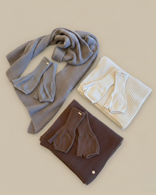 CONJUNTO MANTA E LUVA FIO PLUMA BIAMAR