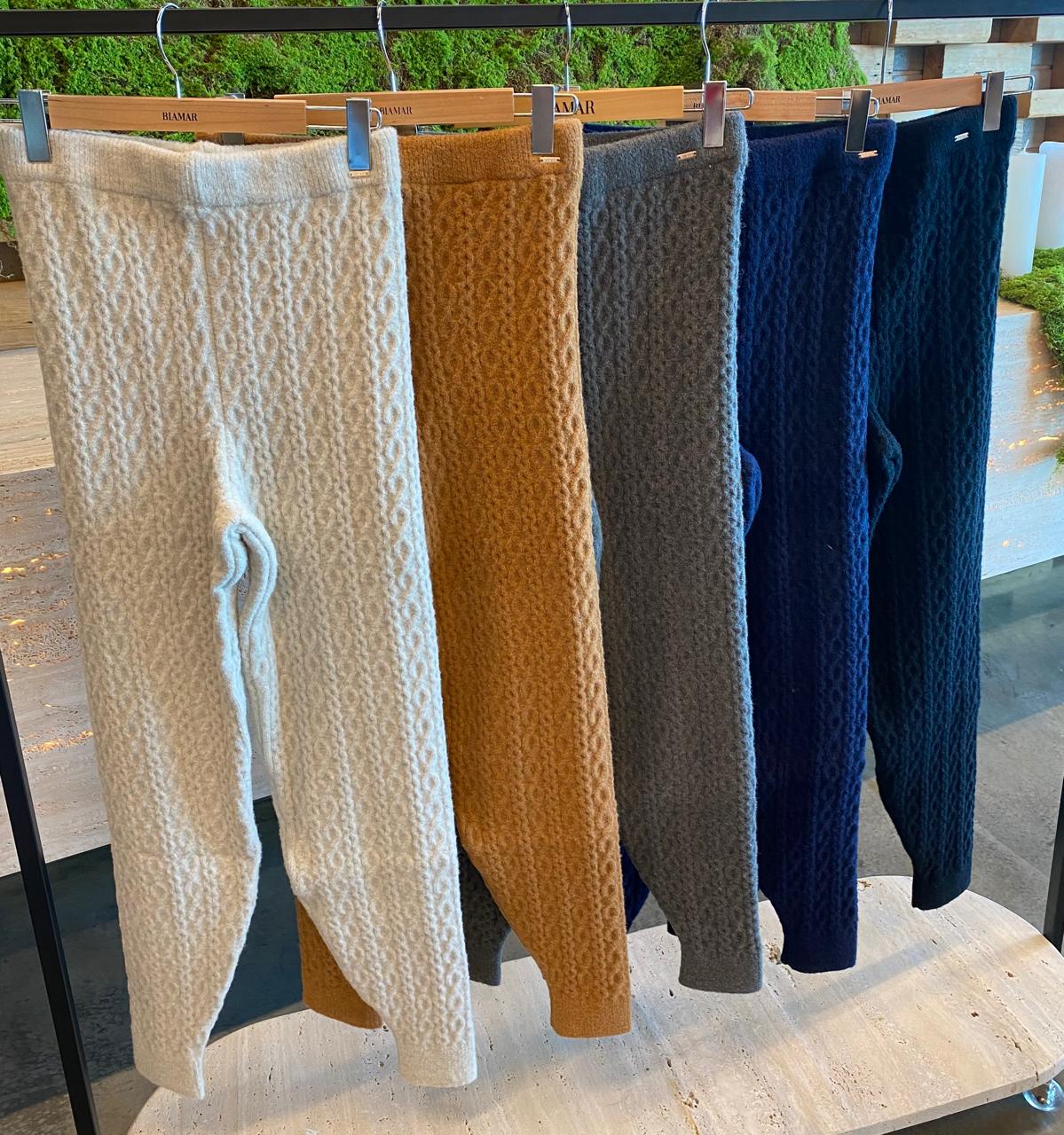 CALÇA EM ALGODÃO COM TECIMENTO EM TRANÇAS BIAMAR 11924