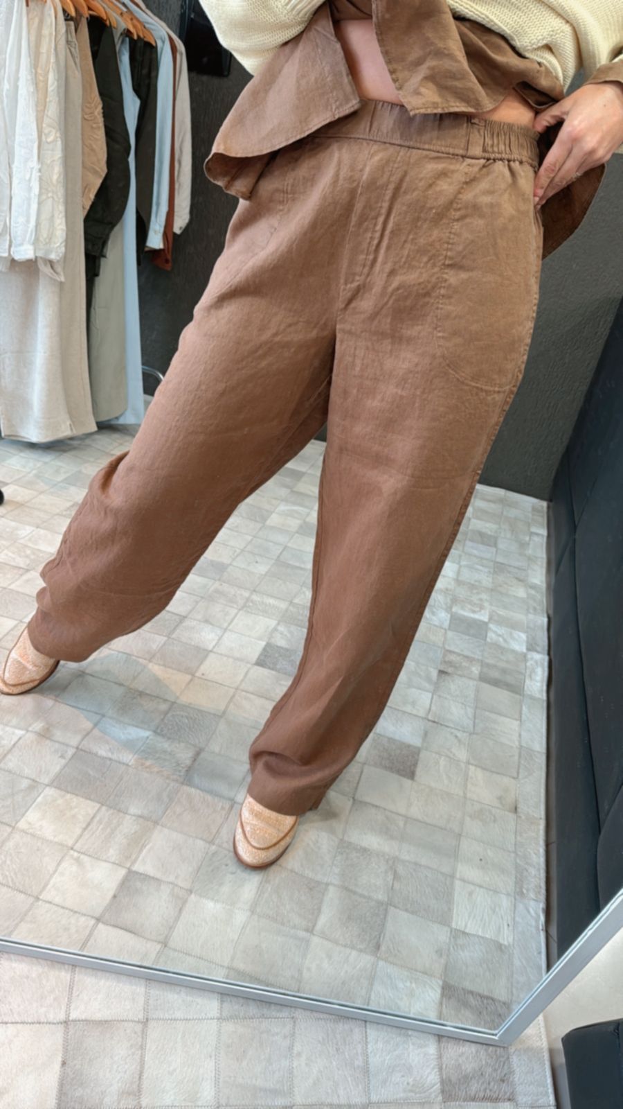 CALÇA RETA EM LINHO COM BOLSOS E ELÁSTICO BIAMAR 12065 100% LINHO