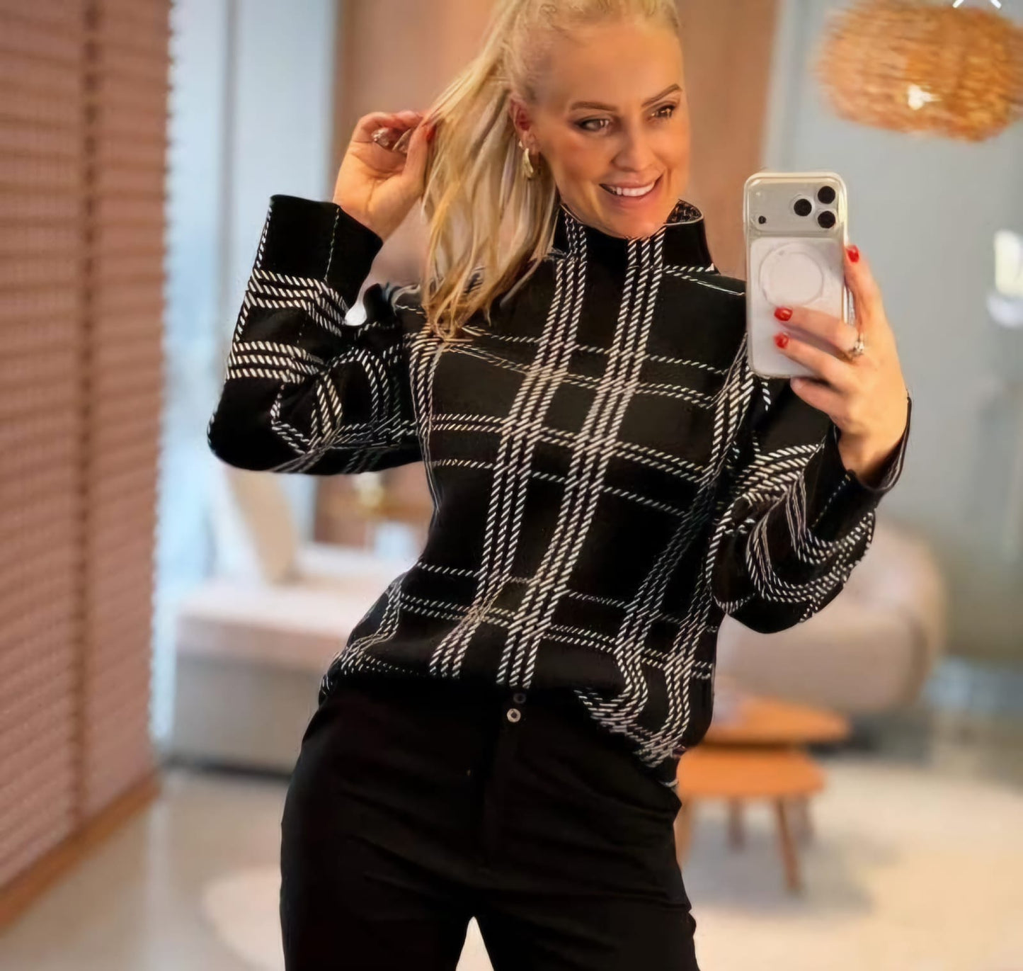 Blusa reversível com padronagem pied de poule e xadrez Biamar 12187